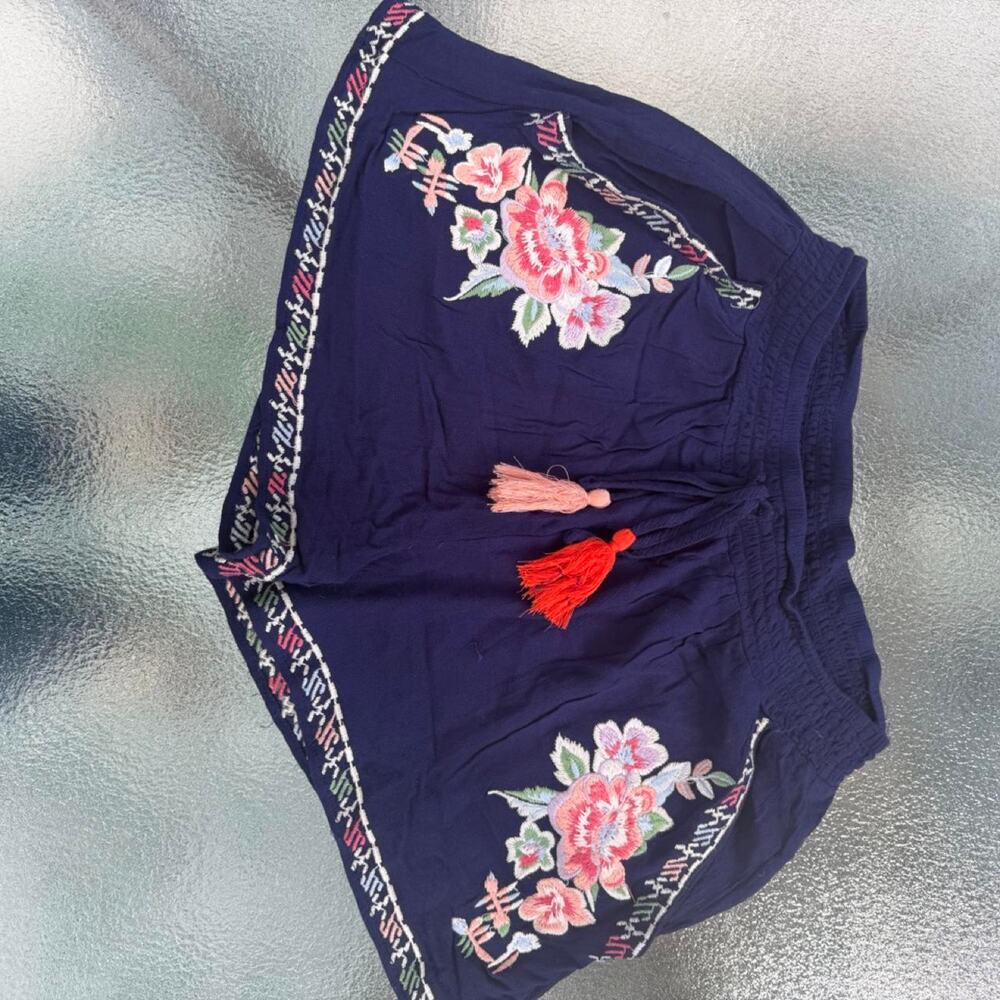 THML Embroidered Boho Navy Shorts Size Small  Description